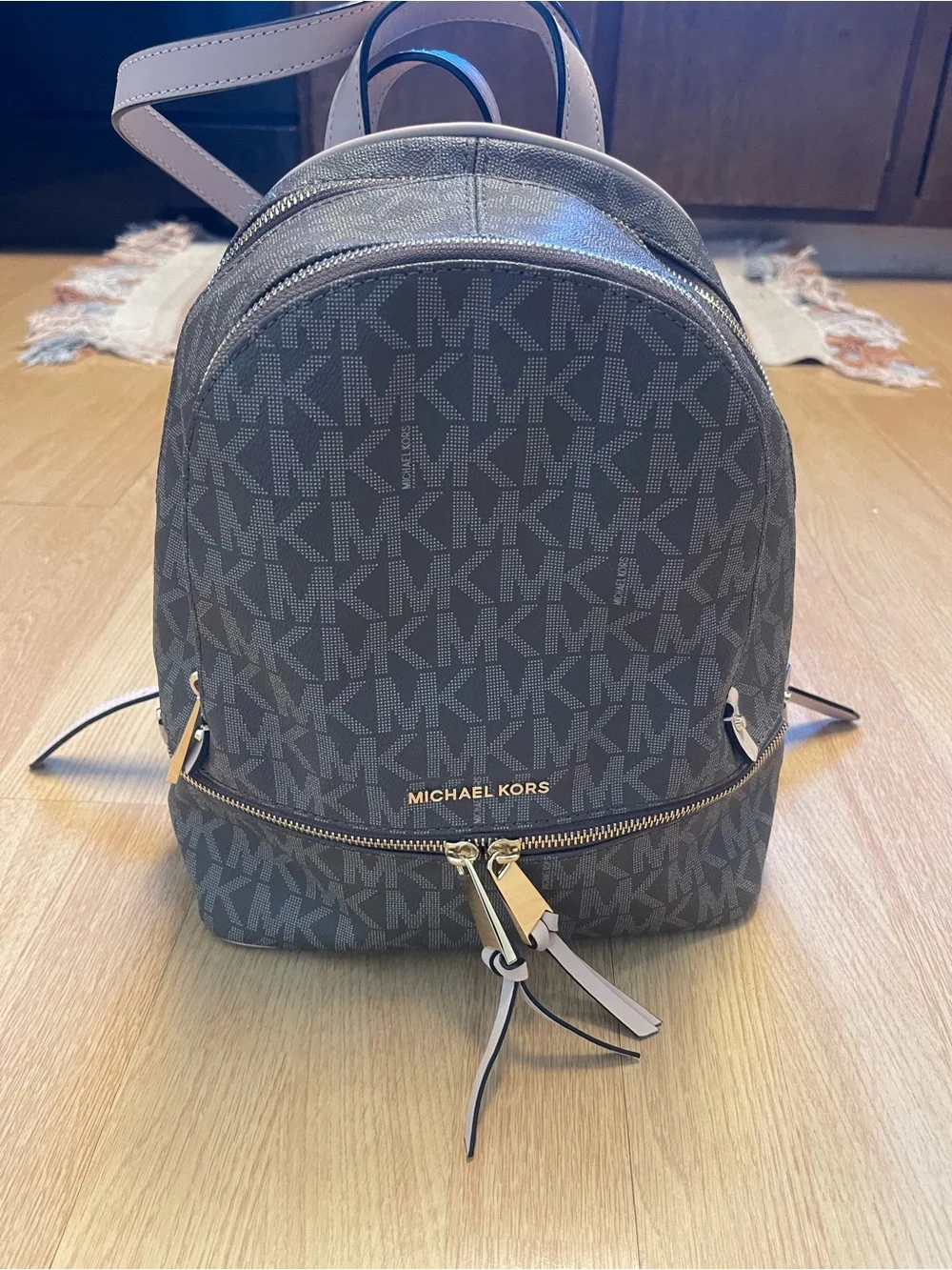 Michael Kors MK Logo med Backpack with Gold Hardware new